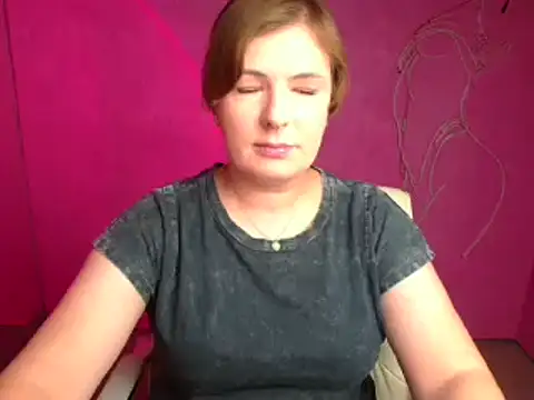 Snapshot of Lissmilf chatting on 10/13/25, 11:43 Lissmilf online show from 10/13/25, 11:43