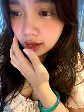 Hotellinh12 online show from 11/14/25, 01:32