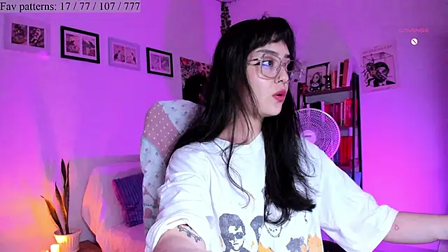 Snapshot of Conlosmichis chatting on 10/10/25, 10:53 Conlosmichis online show from 10/10/25, 10:53