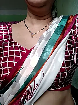 Snapshot of Rosy-B chatting on 10/09/25, 12:41 Rosy-B online show from 10/09/25, 12:41