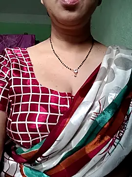 Snapshot of Rosy-B chatting on 10/12/25, 12:42 Rosy-B online show from 10/12/25, 12:42