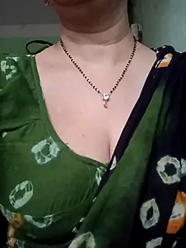 Snapshot of Rosy-B chatting on 11/01/25, 12:45 Rosy-B online show from 11/01/25, 12:45