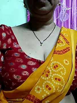 Snapshot of Rosy-B chatting on 11/07/25, 09:26 Rosy-B online show from 11/07/25, 09:26