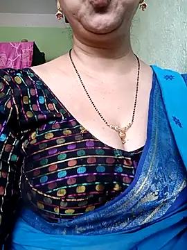 Snapshot of Rosy-B chatting on 11/11/25, 09:53 Rosy-B online show from 11/11/25, 09:53