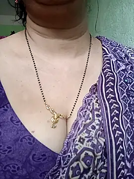 Snapshot of Rosy-B chatting on 11/26/25, 09:32 Rosy-B online show from 11/26/25, 09:32