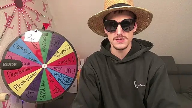 Snapshot of Cookieboy88 chatting on 10/11/25, 05:22 Cookieboy88 online show from 10/11/25, 05:22