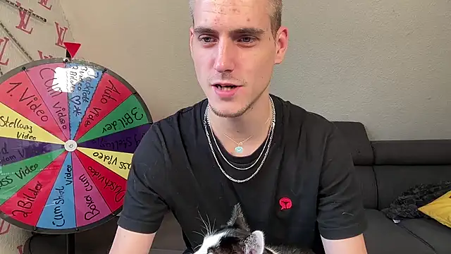 Snapshot of Cookieboy88 chatting on 10/16/25, 03:24 Cookieboy88 online show from 10/16/25, 03:24