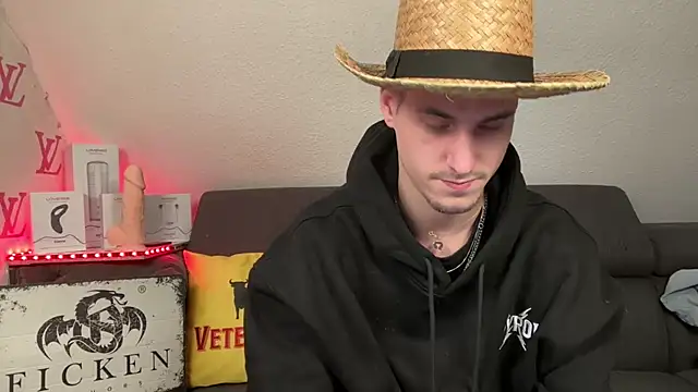 Snapshot of Cookieboy88 chatting on 10/18/25, 04:30 Cookieboy88 online show from 10/18/25, 04:30