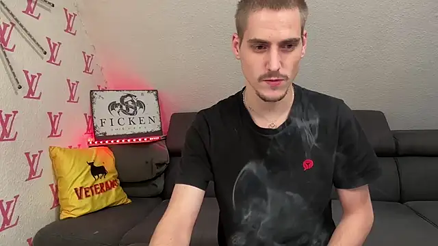 Snapshot of Cookieboy88 chatting on 11/03/25, 06:31 Cookieboy88 online show from 11/03/25, 06:31