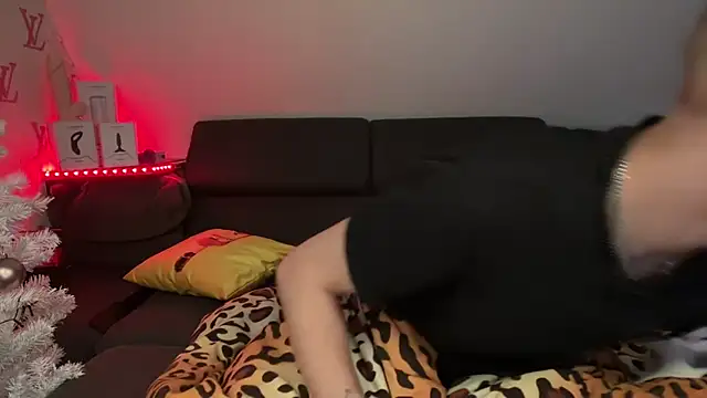 Snapshot of Cookieboy88 chatting on 11/12/25, 04:02 Cookieboy88 online show from 11/12/25, 04:02