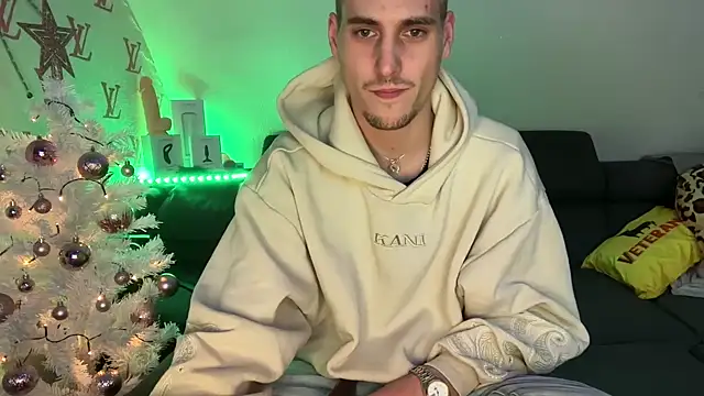 Snapshot of Cookieboy88 chatting on 11/18/25, 05:06 Cookieboy88 online show from 11/18/25, 05:06