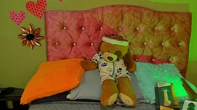 blue violette  online show from 11/02/25, 06:43