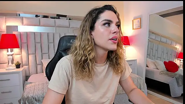 Snapshot of mariiahneedles chatting on 12/03/24, 12:57 mariiahneedles online show from 12/03/24, 12:57