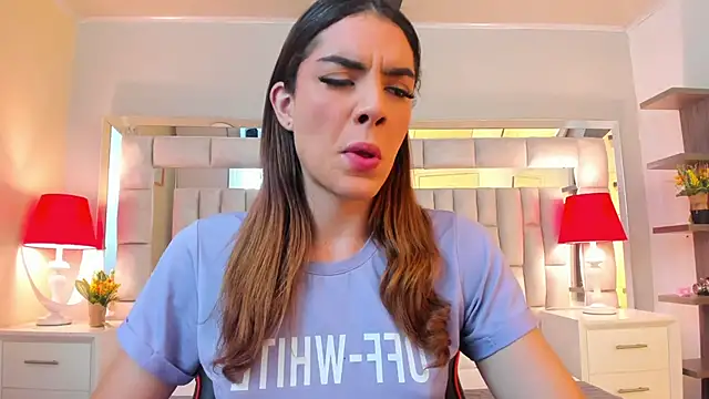 mariiahneedles online show from 11/17/25, 09:53