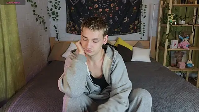 Nick Win online show from 11/08/25, 05:23