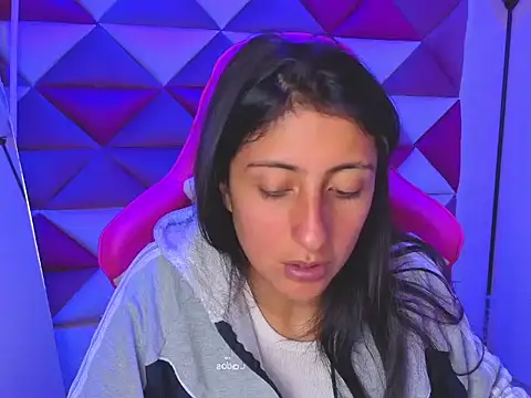 Snapshot of Cameron_cutte chatting on 11/04/25, 08:52 Cameron cutte online show from 11/04/25, 08:52