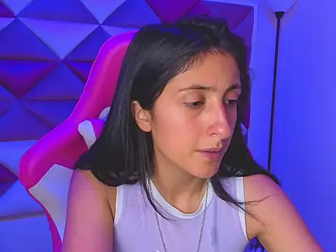 Snapshot of Cameron_cutte chatting on 11/05/25, 08:09 Cameron cutte online show from 11/05/25, 08:09