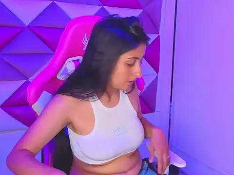 Snapshot of Cameron_cutte chatting on 11/14/25, 03:05 Cameron cutte online show from 11/14/25, 03:05