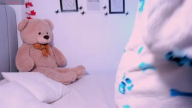 DannaHyde online show from 10/24/25, 09:22