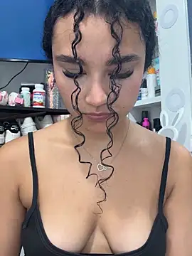 Snapshot of kitty_kayo chatting on 11/10/25, 04:22 kitty kayo online show from 11/10/25, 04:22