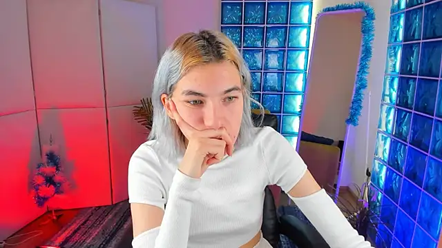 Mia Cheers online show from 12/06/24, 01:44