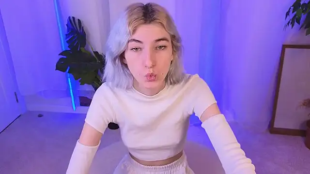 Mia Cheers online show from 12/07/24, 01:51