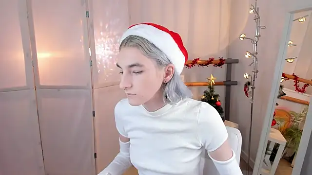 Mia Cheers online show from 12/22/24, 01:44