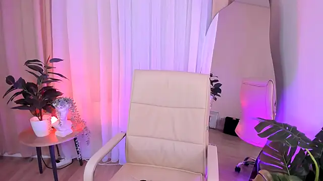 Mia Cheers online show from 02/05/25, 01:33