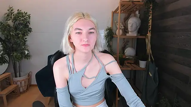 Mia Cheers online show from 03/16/25, 01:49