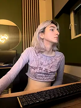 Mia Cheers online show from 11/20/25, 09:25