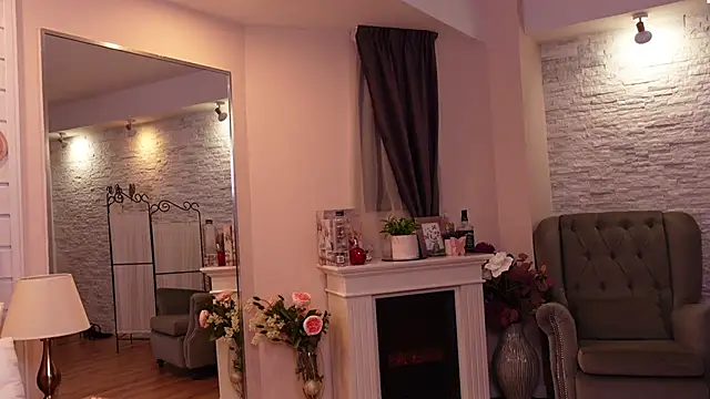 LinaReese online show from 01/31/25, 05:40