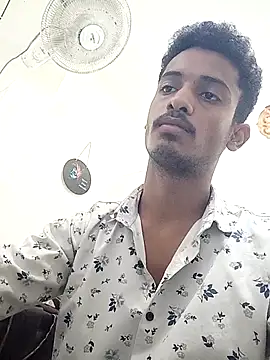 Snapshot of curlyhairboy_ chatting on 09/10/25, 04:56 curlyhairboy online show from 09/10/25, 04:56