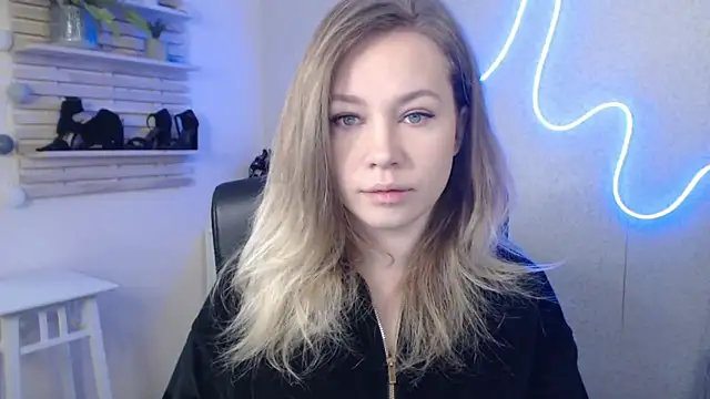 Snapshot of holly_xglam chatting on 01/24/25, 03:22 holly xglam online show from 01/24/25, 03:22
