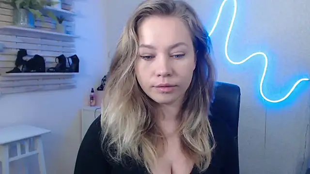 Snapshot of holly_xglam chatting on 01/29/25, 02:30 holly xglam online show from 01/29/25, 02:30