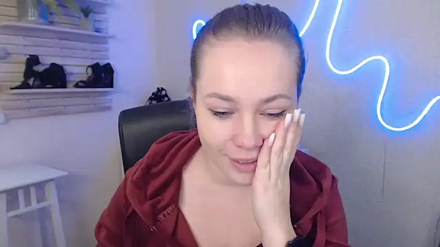 Snapshot of holly_xglam chatting on 01/31/25, 08:43 holly xglam online show from 01/31/25, 08:43