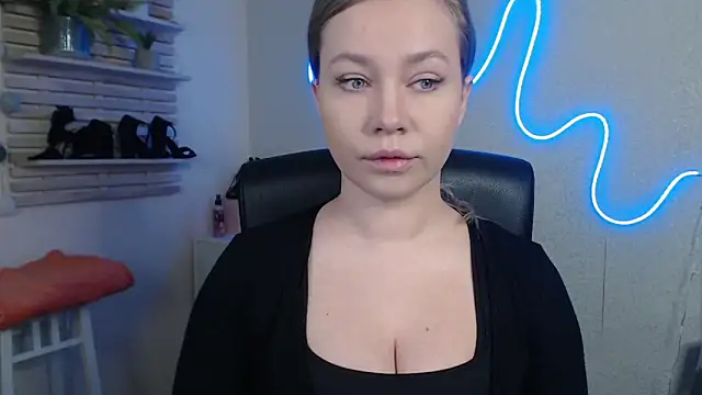 Snapshot of holly_xglam chatting on 02/27/25, 12:10 holly xglam online show from 02/27/25, 12:10