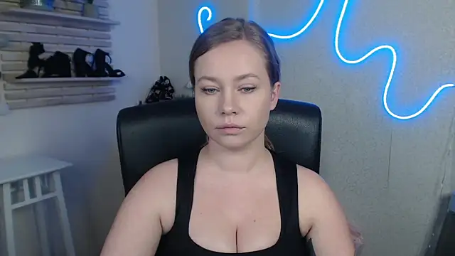 Snapshot of holly_xglam chatting on 02/27/25, 03:25 holly xglam online show from 02/27/25, 03:25