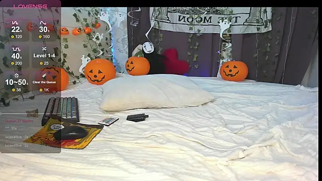 Snapshot of SophiaRyder chatting on 10/31/25, 01:17 SophiaRyder online show from 10/31/25, 01:17