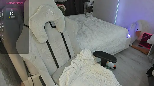 Snapshot of SophiaRyder chatting on 11/05/25, 09:15 SophiaRyder online show from 11/05/25, 09:15