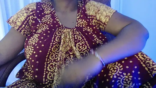 Snapshot of Prita07 chatting on 03/16/25, 04:52 Prita07 online show from 03/16/25, 04:52