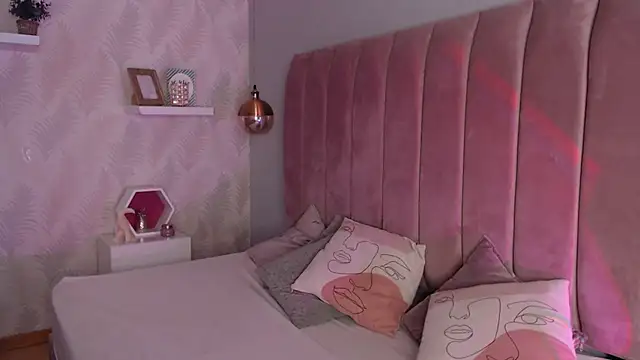 LeenaBrown online show from 11/09/25, 03:10