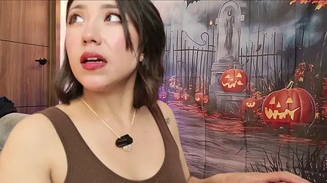 Snapshot of Hot_Couple666 chatting on 10/23/25, 06:06 Hot Couple666 online show from 10/23/25, 06:06