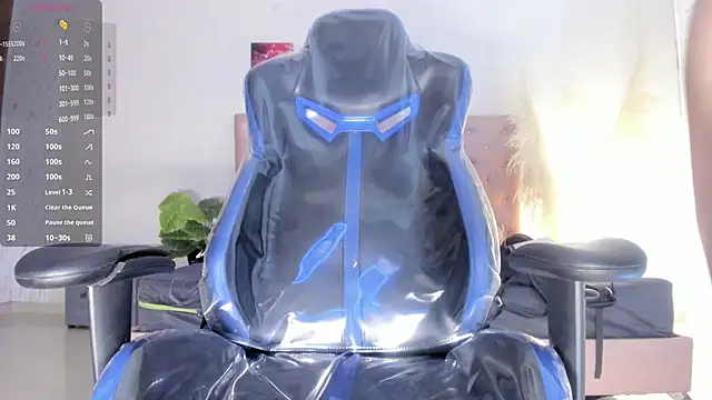 Lissalittlee online show from 10/31/25, 07:59