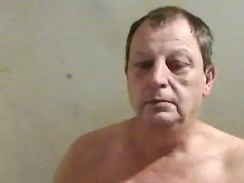 Snapshot of chubbybear2cum chatting on 12/18/24, 05:48 chubbybear2cum online show from 12/18/24, 05:48