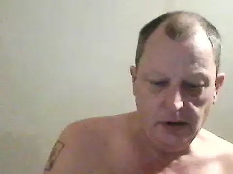 Snapshot of chubbybear2cum chatting on 12/28/24, 05:02 chubbybear2cum online show from 12/28/24, 05:02