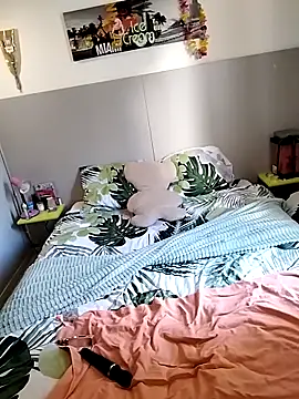 Snapshot of lagazosexy14 chatting on 10/25/25, 12:02 lagazosexy14 online show from 10/25/25, 12:02