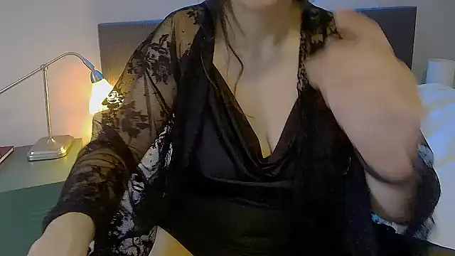 Ella Next Door online show from 01/20/25, 02:25