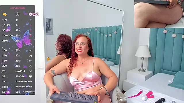 Snapshot of ChannelFox__ chatting on 02/04/25, 07:55 ChannelFox online show from 02/04/25, 07:55