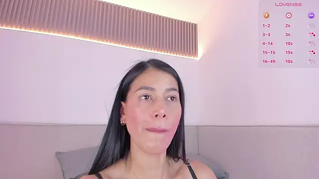 jasminehill  online show from 10/30/25, 07:25