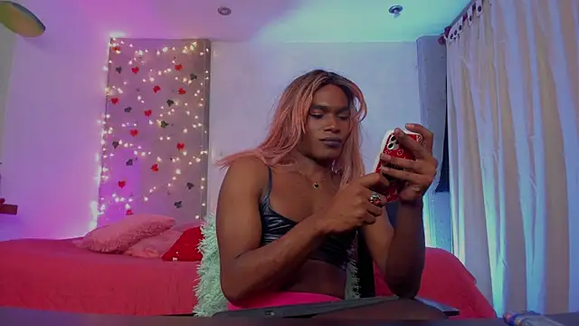 Snapshot of blackbarbietrans chatting on 01/11/25, 12:55 blackbarbietrans online show from 01/11/25, 12:55